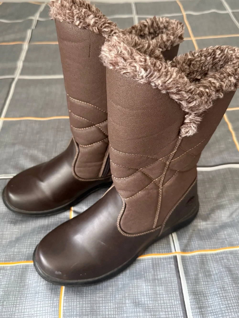 👠NWOT Totes Women’s Insulated Quilted Winter Boots - Brown Size 7